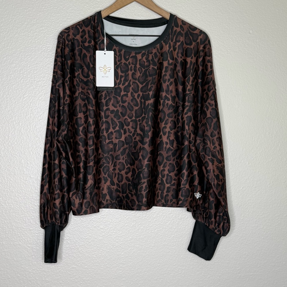 NWT Johnny Was Bee Active Drop Shoulder CrewNeck L/S Tee in Leopard, size M - Picture 2 of 6